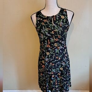 Sleeveless floral dress.